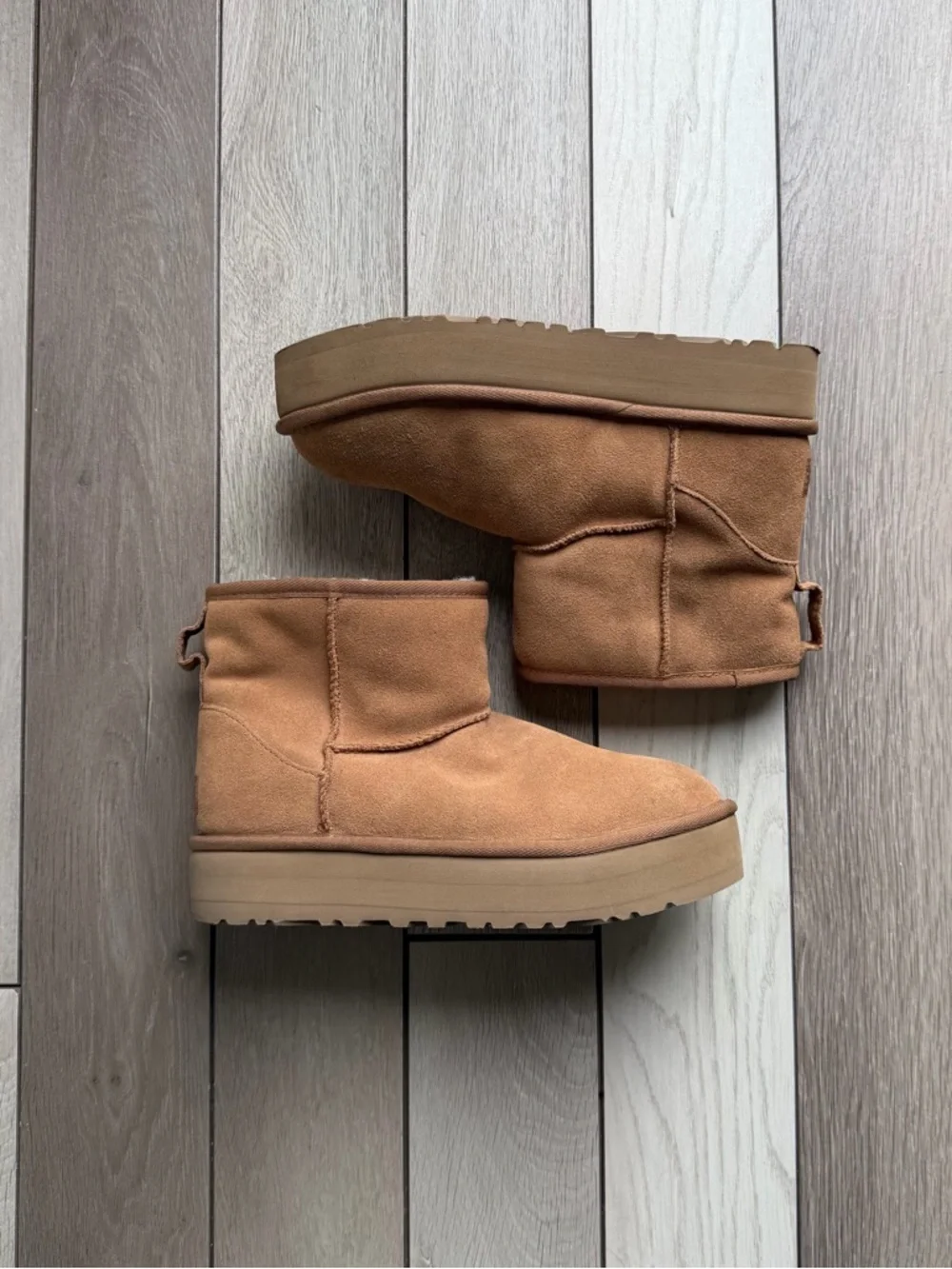 UGG Women's Classic Mini Platform boots in the color chestnut